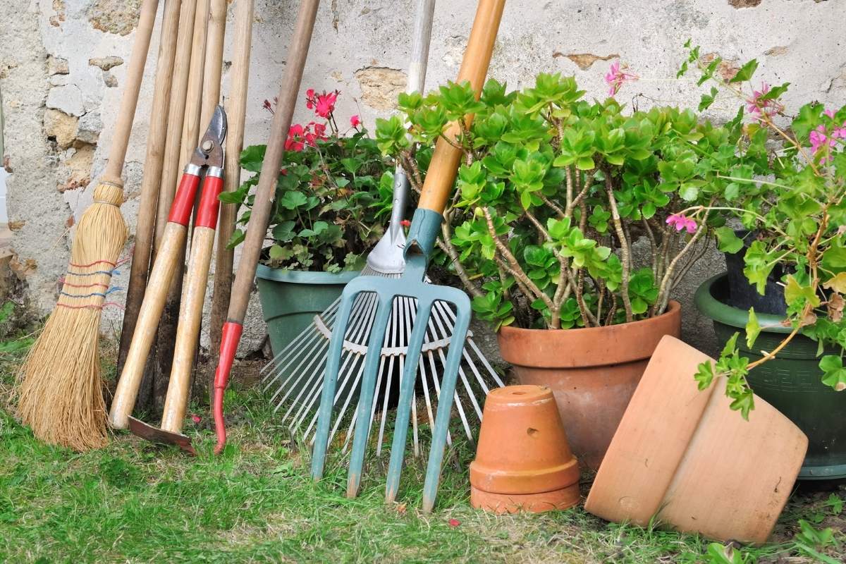 ranger des outils de jardin
